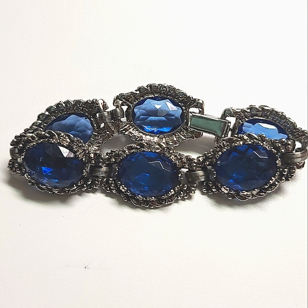 Blue glass  bracelet